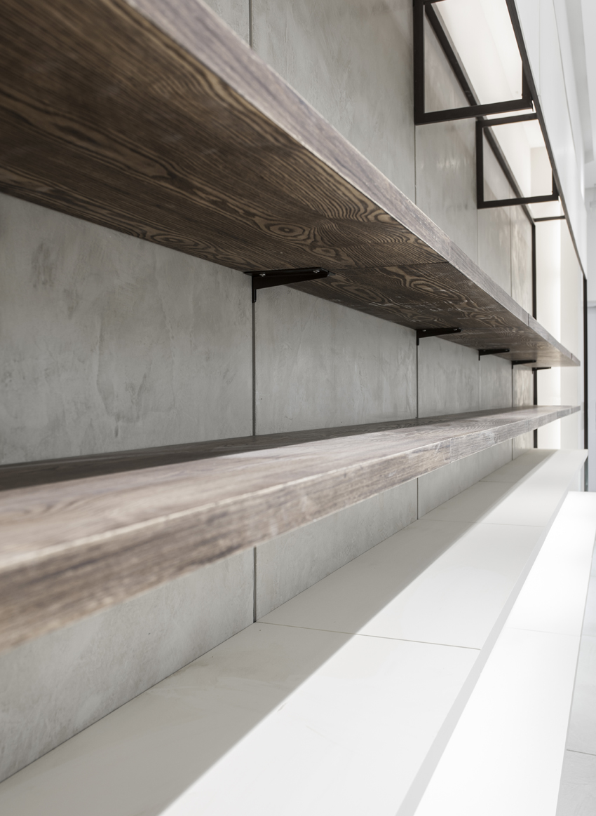 成都热风太古里形象店 | 突破传统，打造深色时尚空间-30