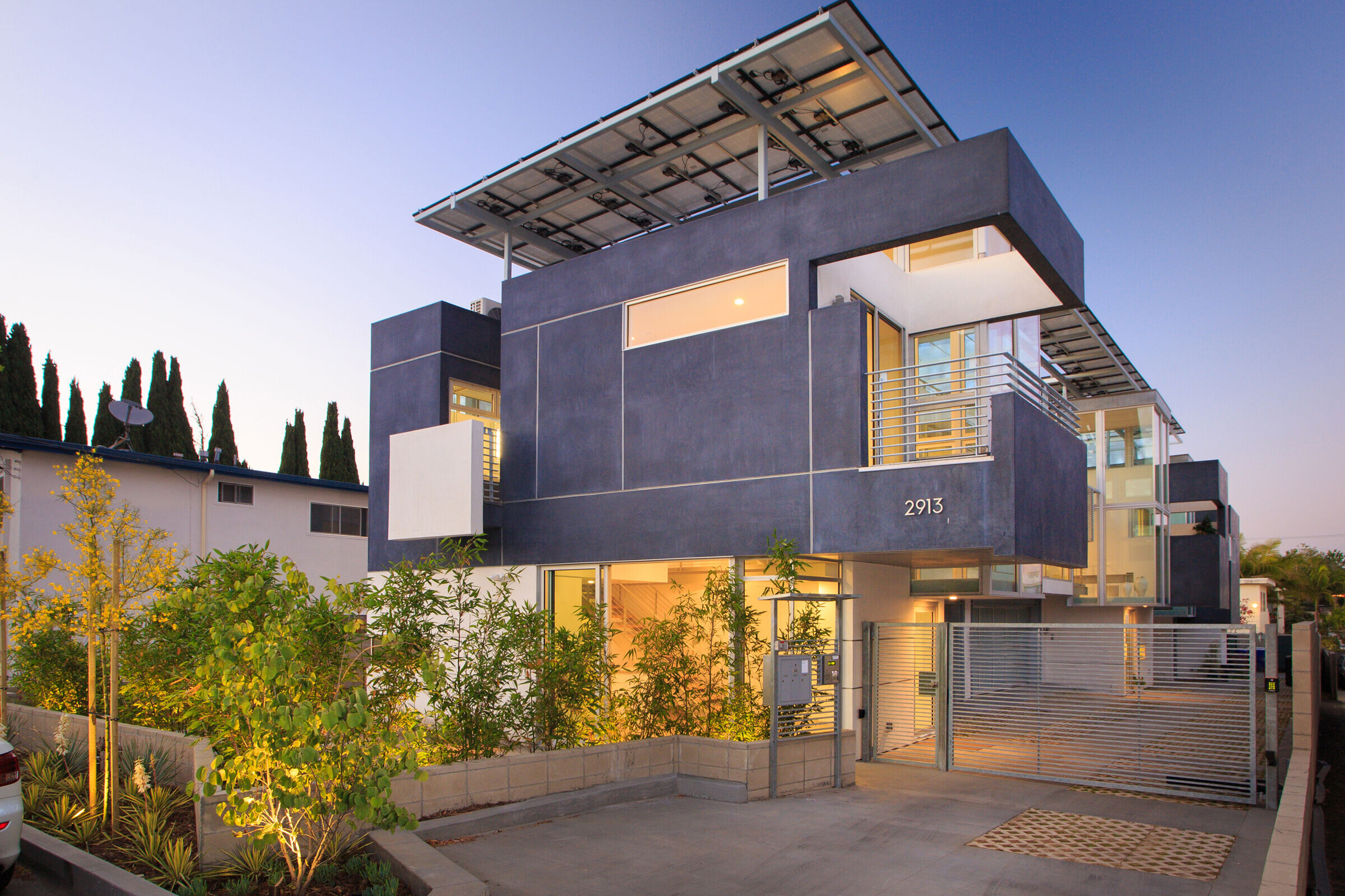 加州阳光下的三层豪华公寓丨美国丨Michael W. Folonis Architects-8