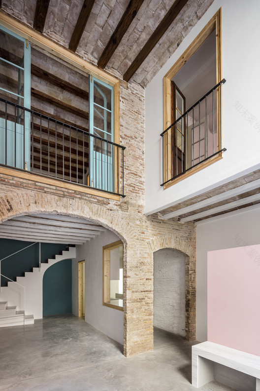 维尔诺瓦老城区的街景之家(CasaLluna)-2