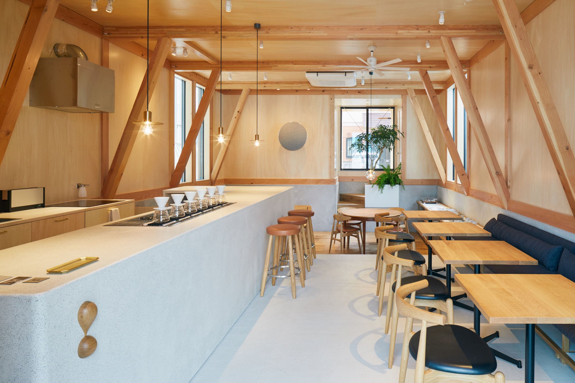 Tenhachi Architect & Interior Design丨咖啡店丨IDUMI Cafe + Residence-1