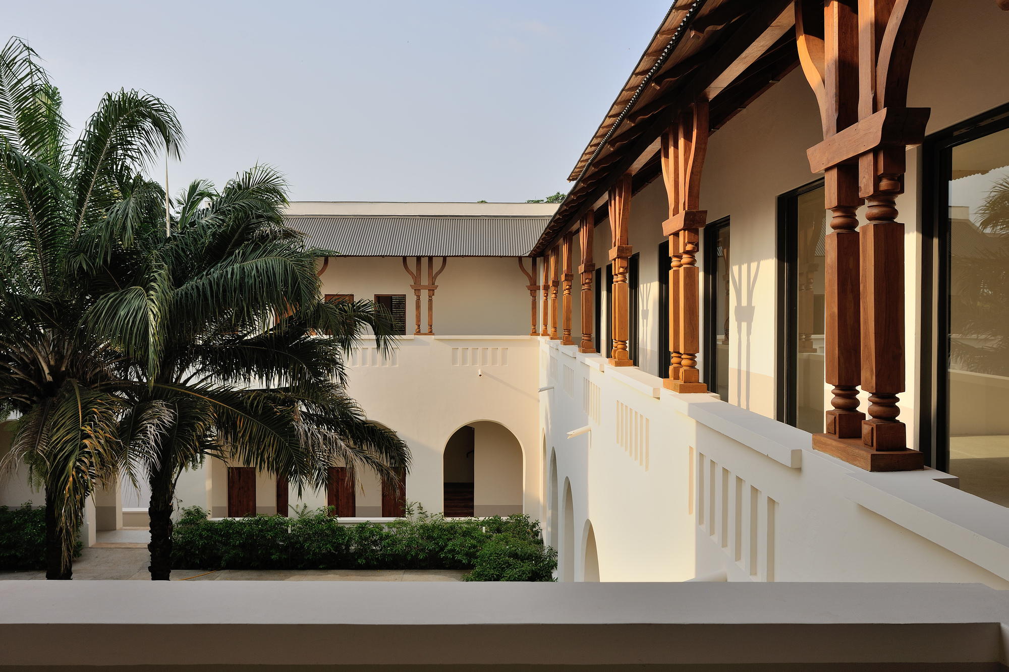 Palace in Lomé Exhibition Space and Workshops / Segond-Guyon Architectes-14