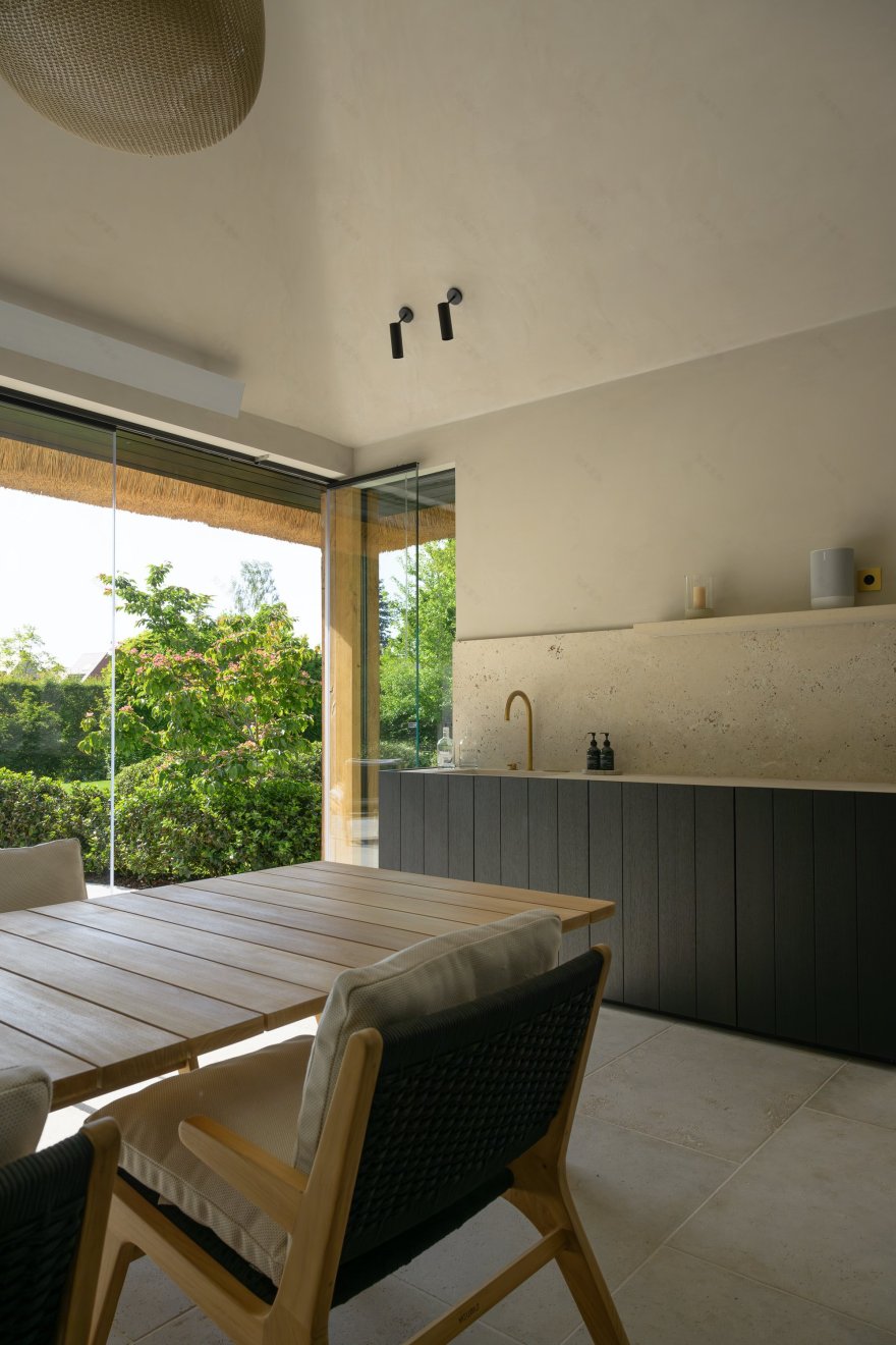 既有住宅带温室,泳池和淋浴墙的扩建项目丨Ai&M bvba-10