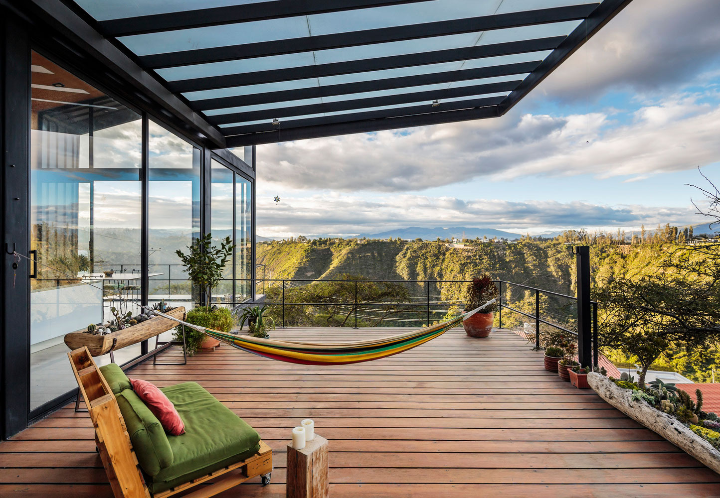 厄瓜多尔 Chiché河畔的现代绿意住宅-20