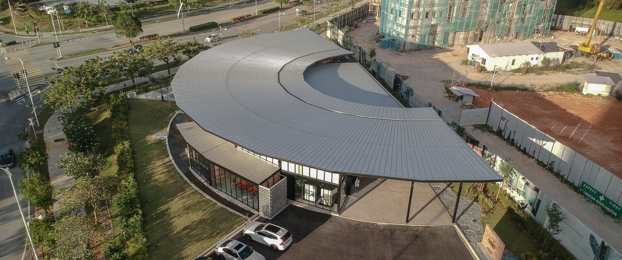 环形画廊设计,营造公共艺术空间-17