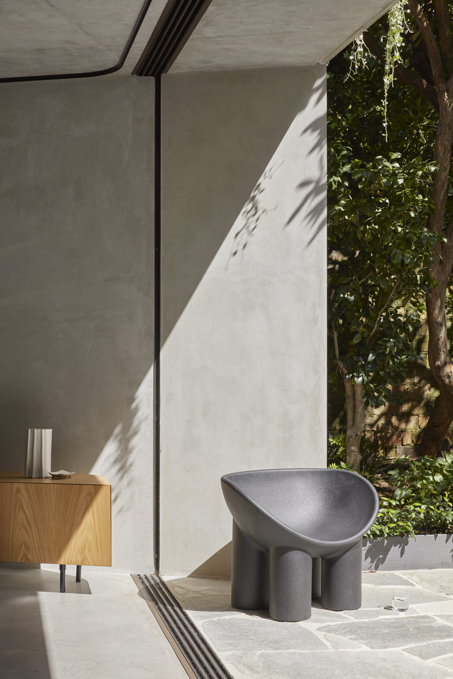 混凝土与绿意的和谐共舞 · Grove House丨澳大利亚悉尼丨Clayton Orszaczky-11