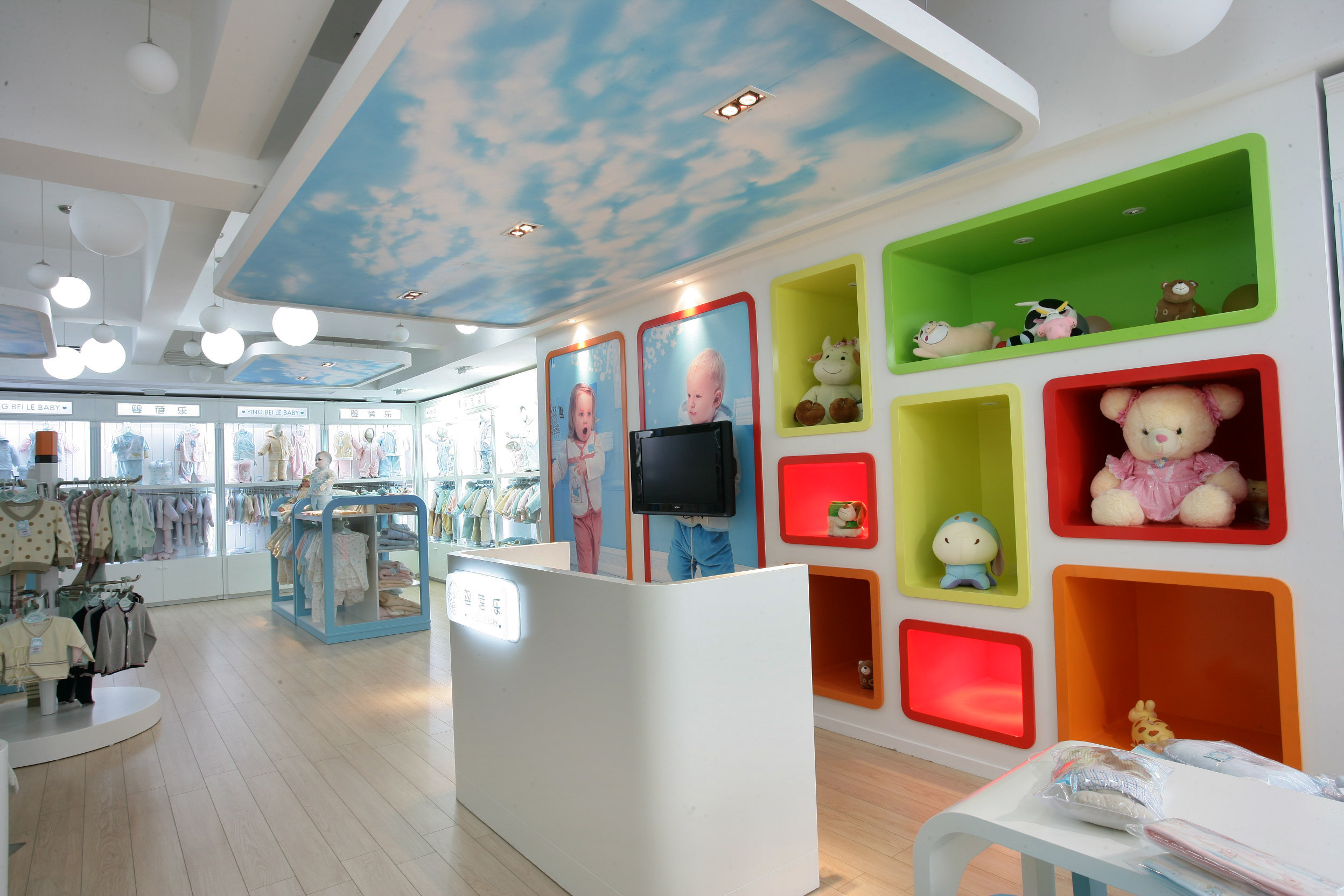 天顺祥雪果服装展厅及办公室-14