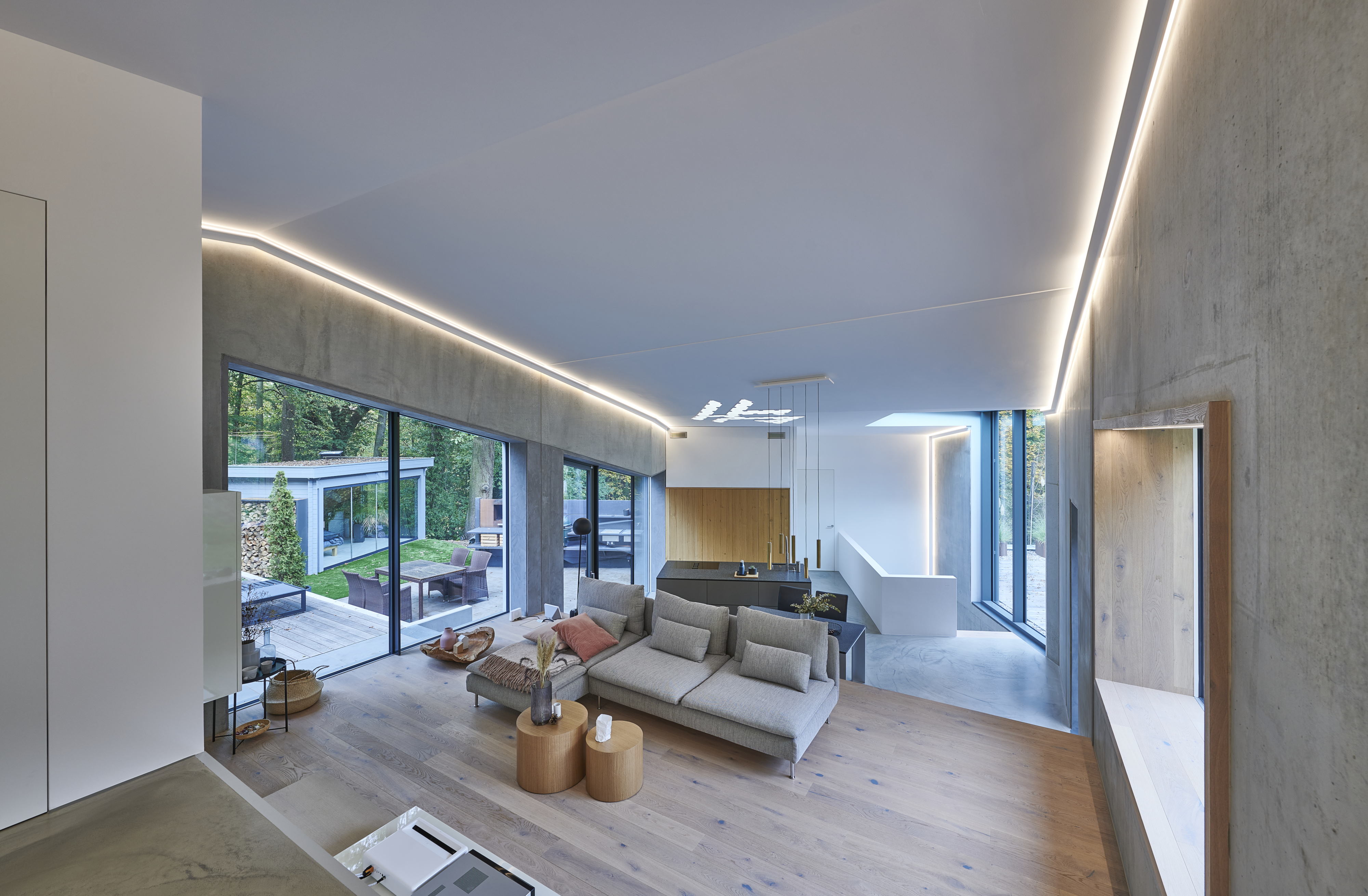 城堡山下的住宅与古橡树共生-25