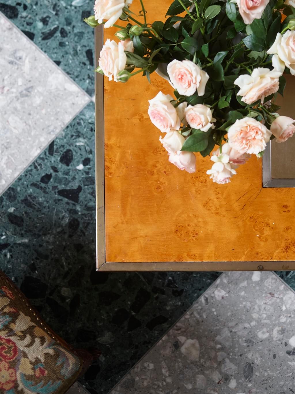 花园别墅；花园洋房；花园小屋（如果结合宽泛语境，Garden House可宽泛理解为与花园相关的房屋，三种表述较为常见 ，为满足结果唯一的要求，选有一定通用性的 ：）花园别墅 丨Arent&Pyke,Polly Harbison Design-15