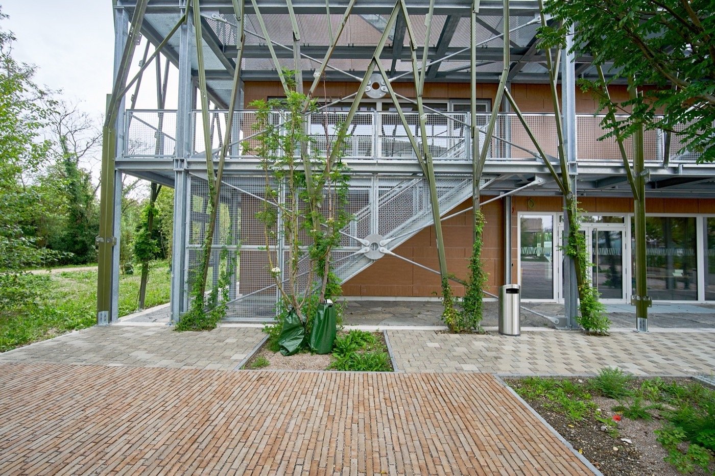 瑞士宇宙能源公司周围景观-16