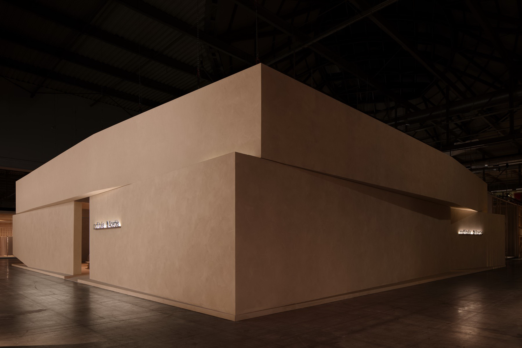 米兰国际家具展 MDF italia 展厅丨意大利丨Pitsou Kedem Architects-0