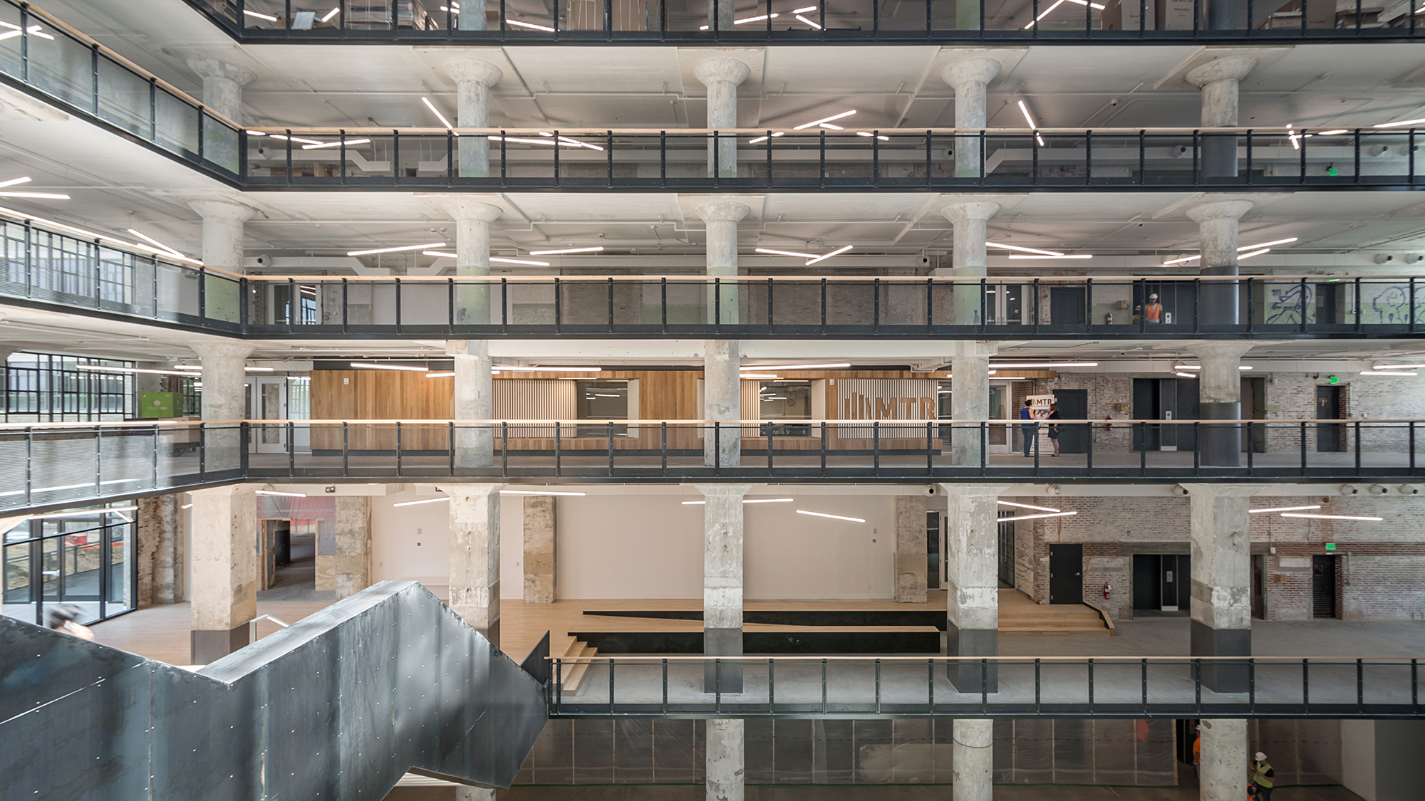 Memphis Teacher Residency | 温暖木质元素打造社区感教育空间-12