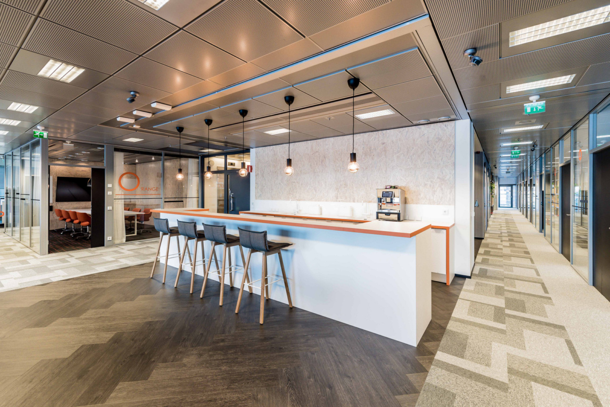 芬兰 Telko 办公室 - 工业风与自然的和谐结合-14