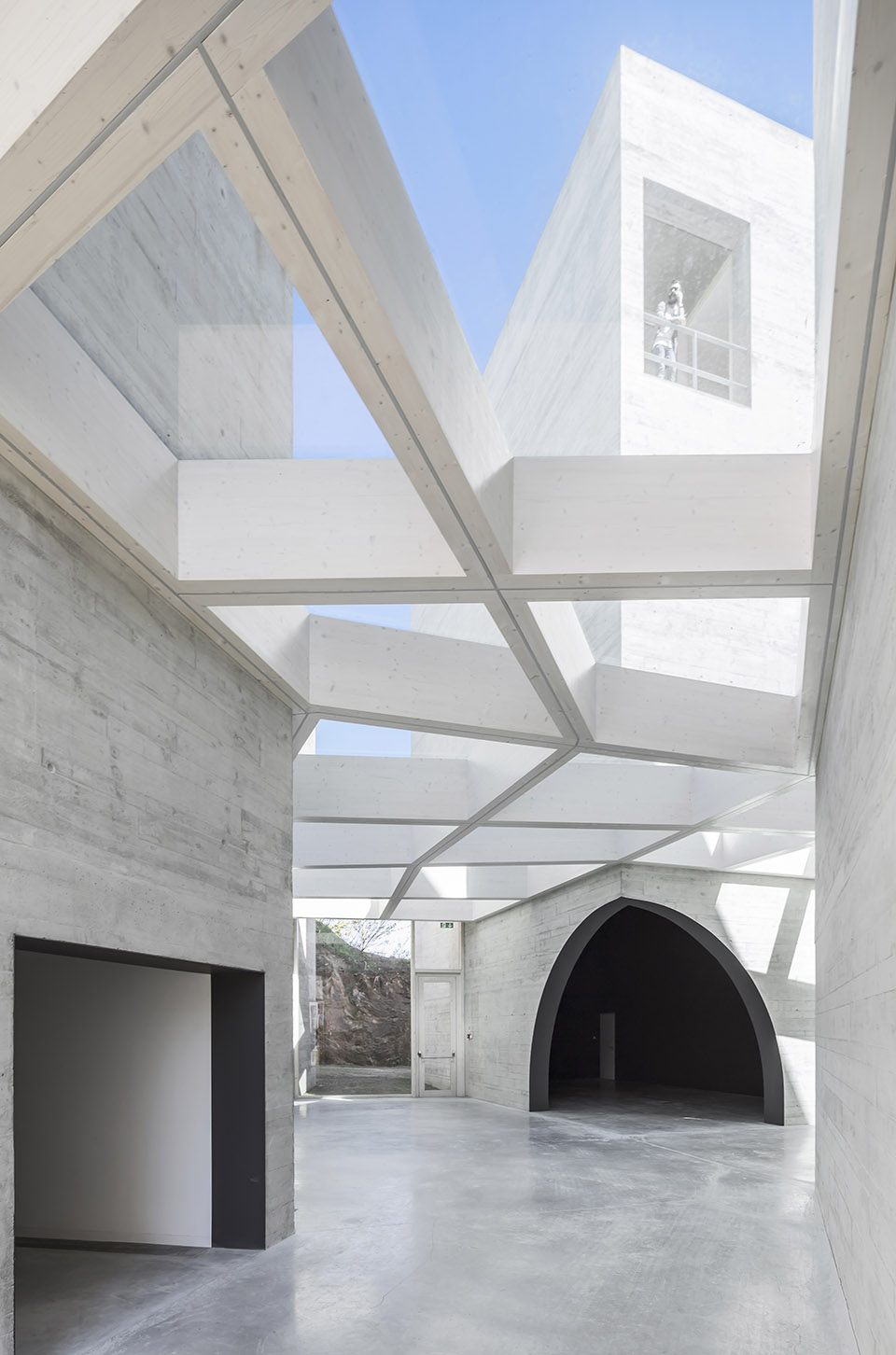 罗马风格艺术展示中心,葡萄牙 / spaceworkers-41