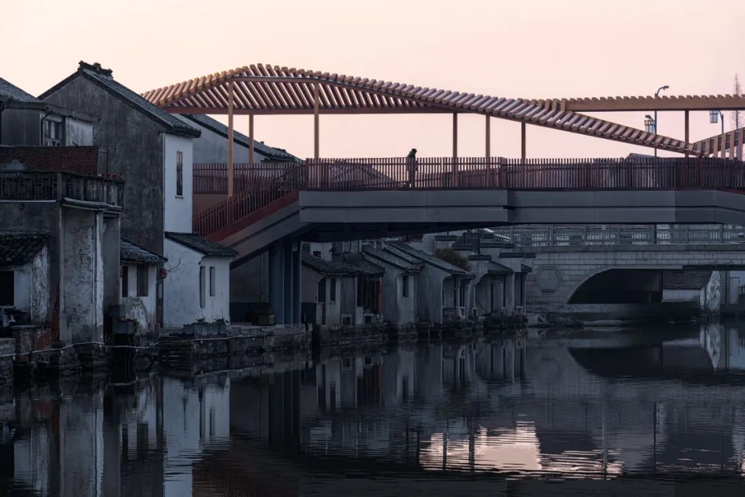 常熟沙家浜时光小镇人行天桥设计丨中国苏州丨深圳华汇设计X⁺ STUDIO-17