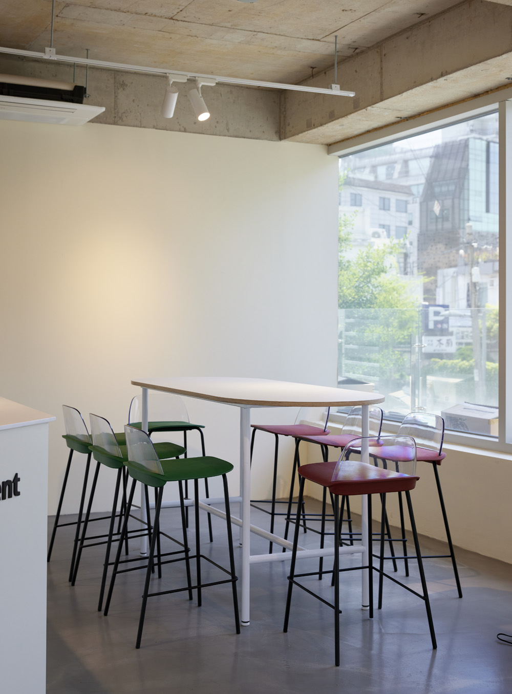 简约现代风 40 平咖啡店设计-17