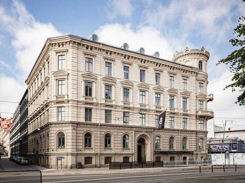 瑞典 30 平米精致公寓，高天花与拱窗打造宽敞空间-22