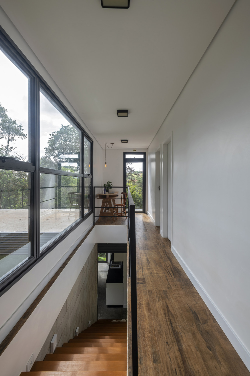 巴西简约住宅设计,融入自然的和谐空间-20