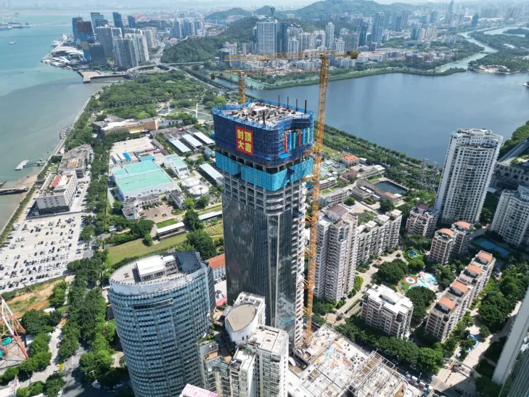 厦门丽思卡尔顿酒店主体结构封顶，进入装饰装修阶段，预计2026年竣工-5