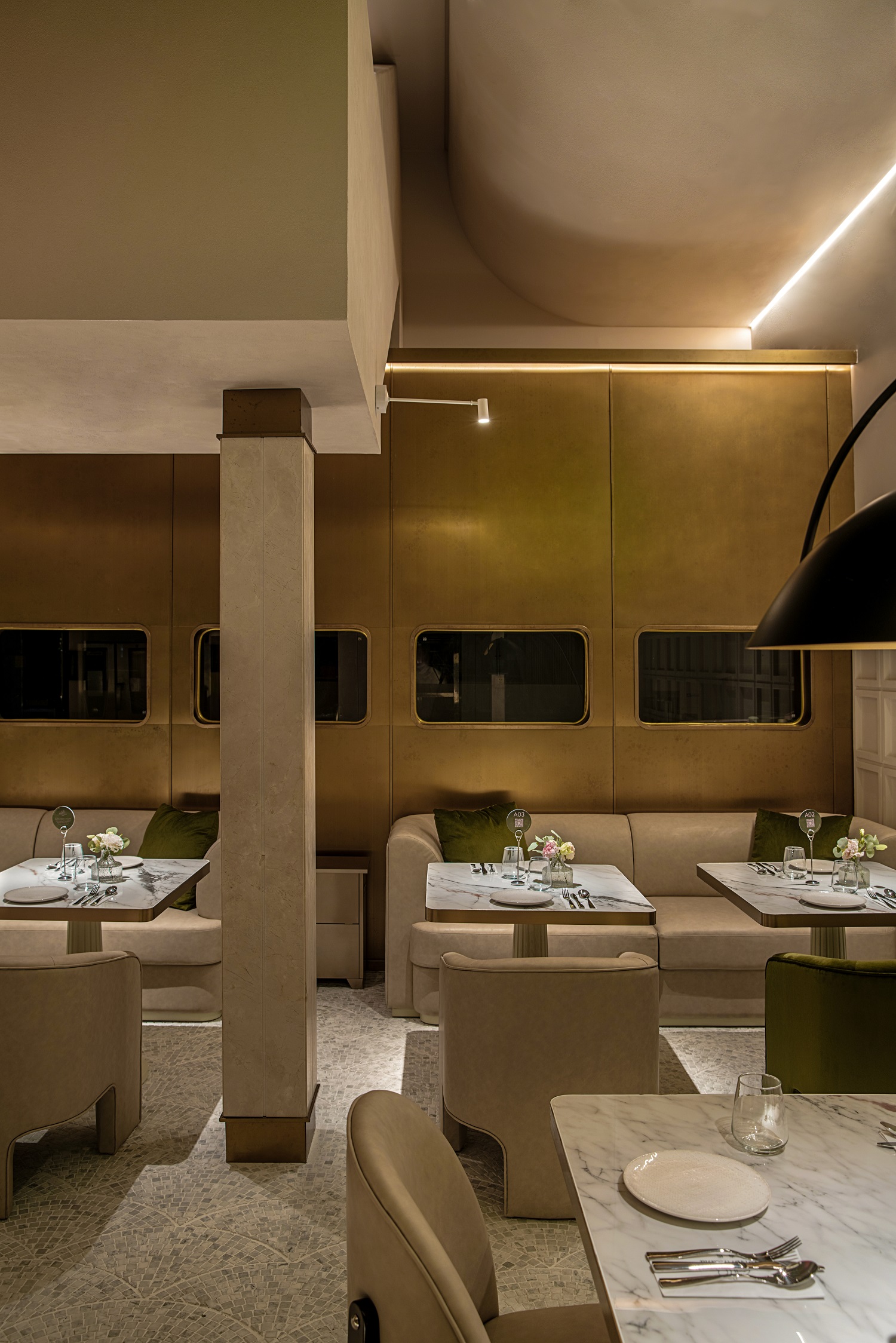 森榄•漂浮露台西餐厅丨中国重庆丨重庆顺意装饰公司-5