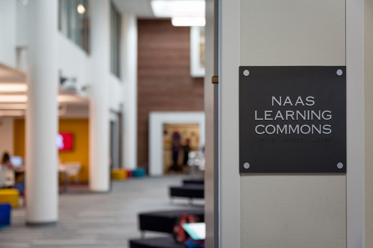 罗珀学校上校区学习共享区-17