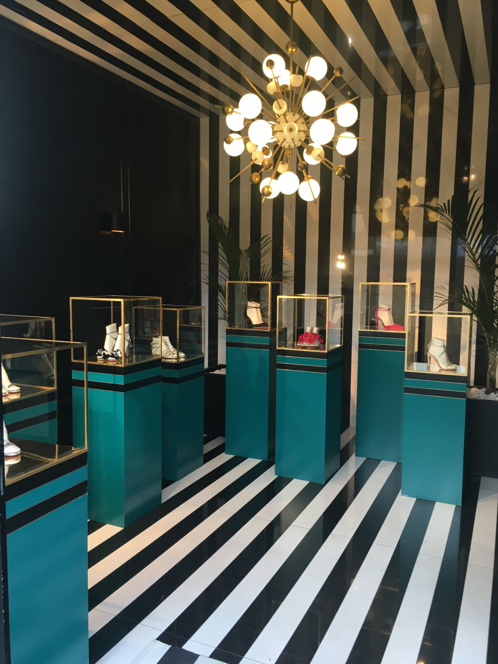 欧洲街头创意橱窗-8