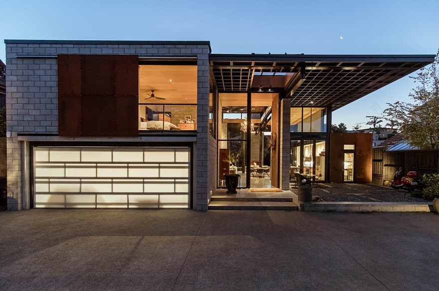 Double Height Living Spaces Add Drama to This Industrial-Style House-1