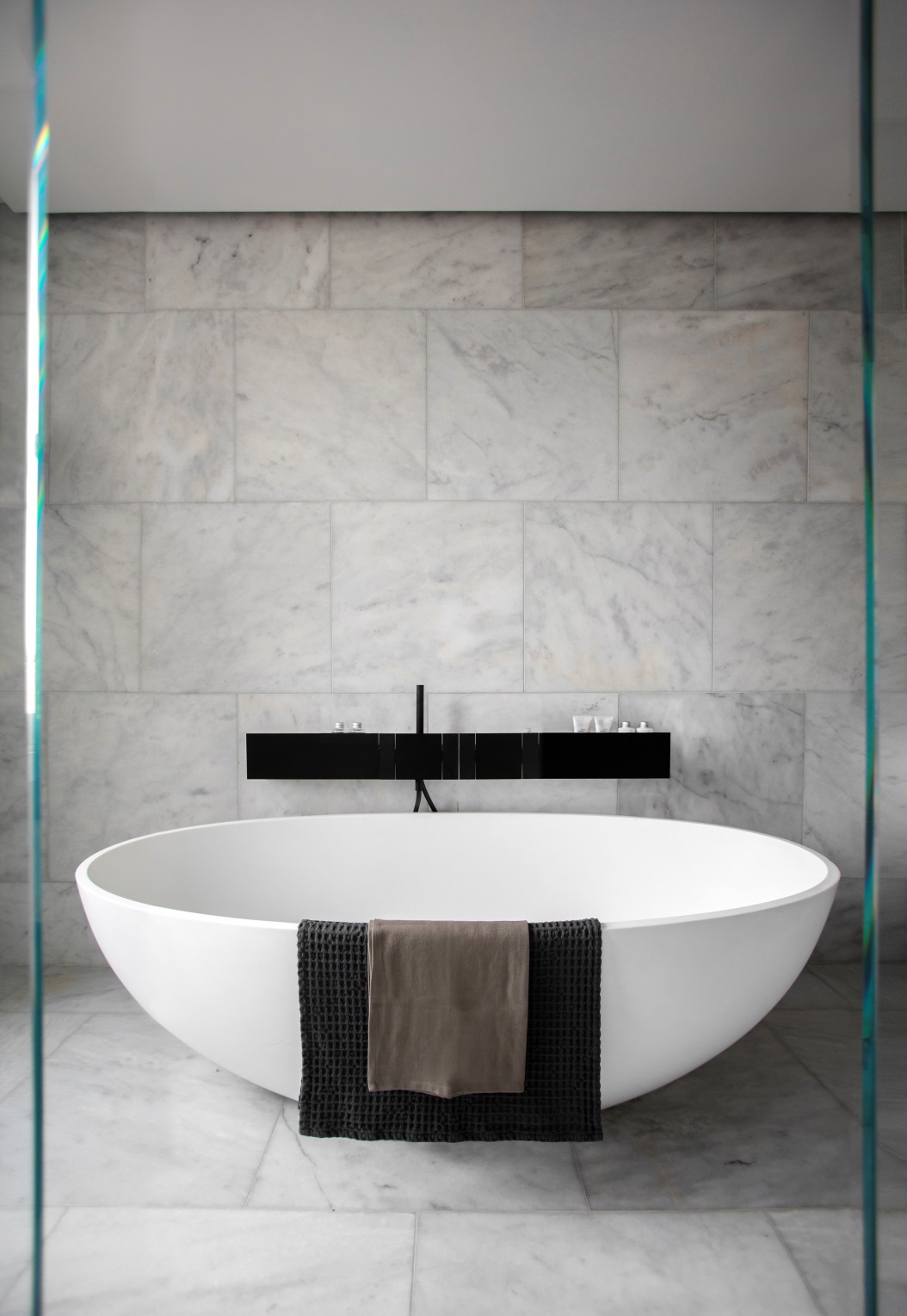 伦敦 DROO 豪华联排别墅 | 胡桃木与光影的艺术融合-12