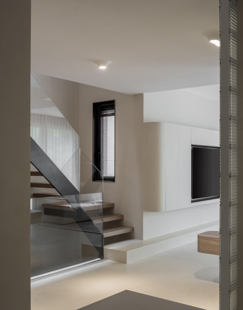 中国上海松江区别墅简约白与原木经典搭配设计-38