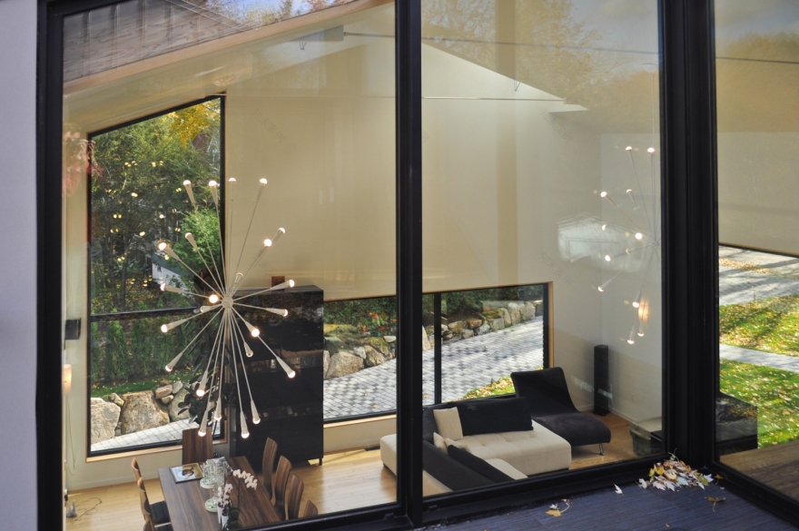 加拿大魁北克 Crisan House 别墅 | 自然采光与环保设计的完美结合-23