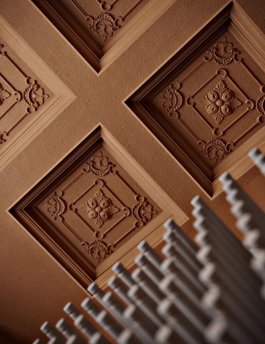 柔软的、弯曲的木材，赭色墙壁丨乌克兰基辅丨Tamara Batsmanova-35