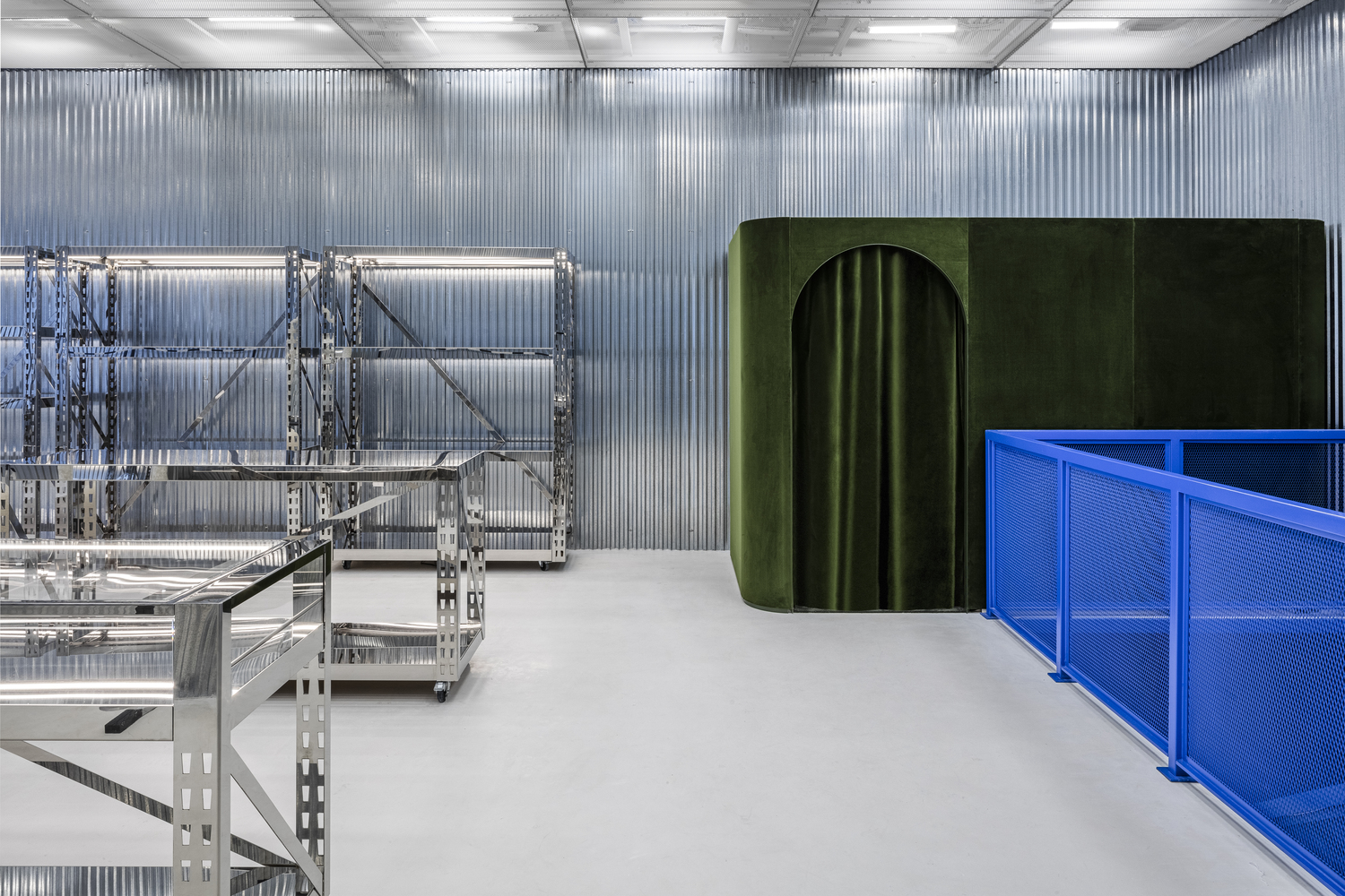 奥夫·怀特迈阿密旗舰店-11