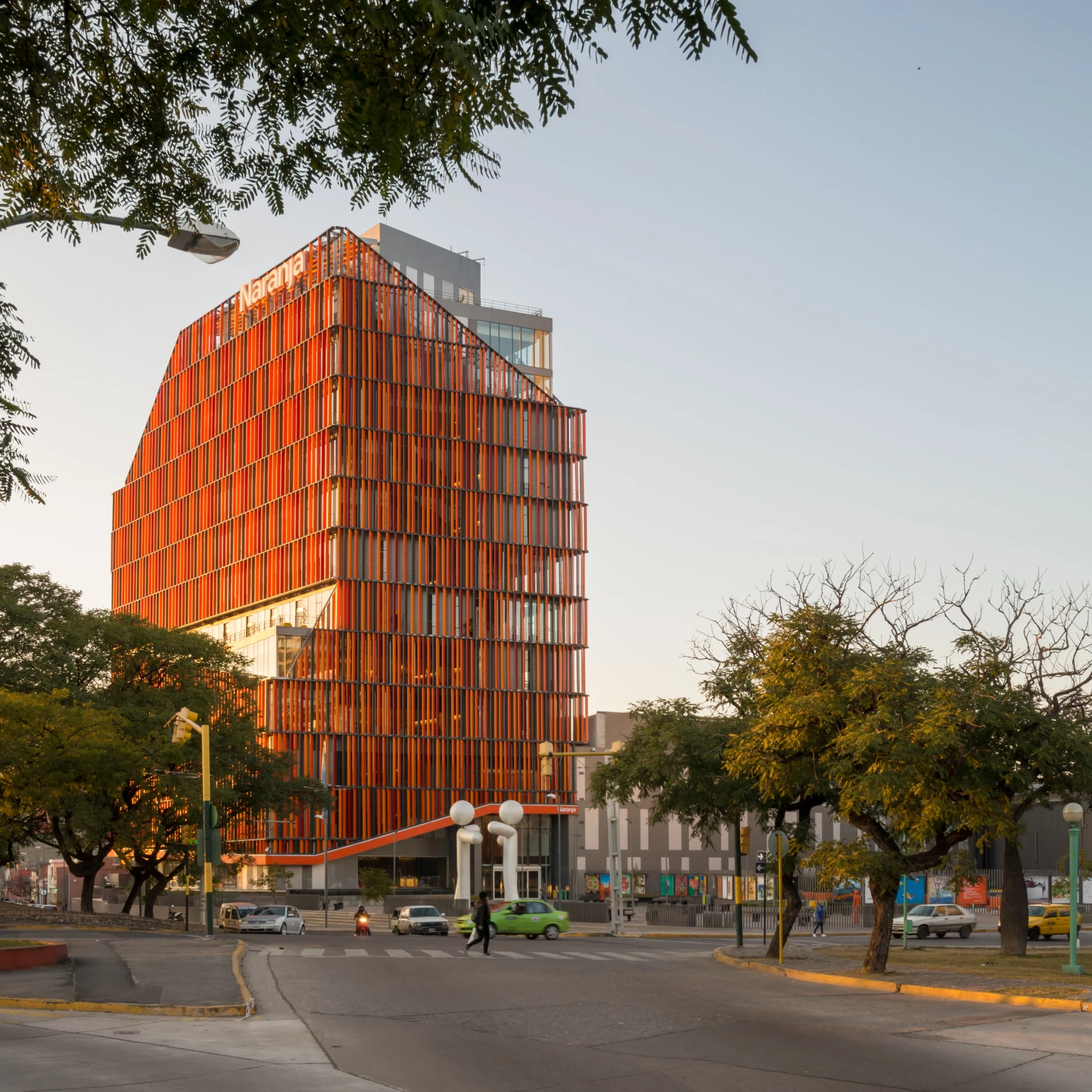 橙色大楼 · 创新,效率与愉悦的办公空间-46