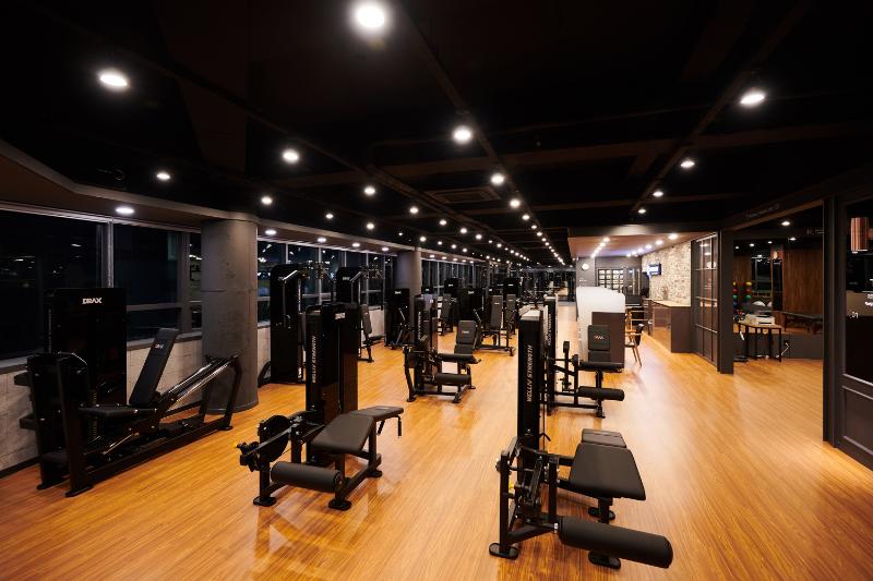 简约 295 平健身中心，black&wood 风格赏析-15