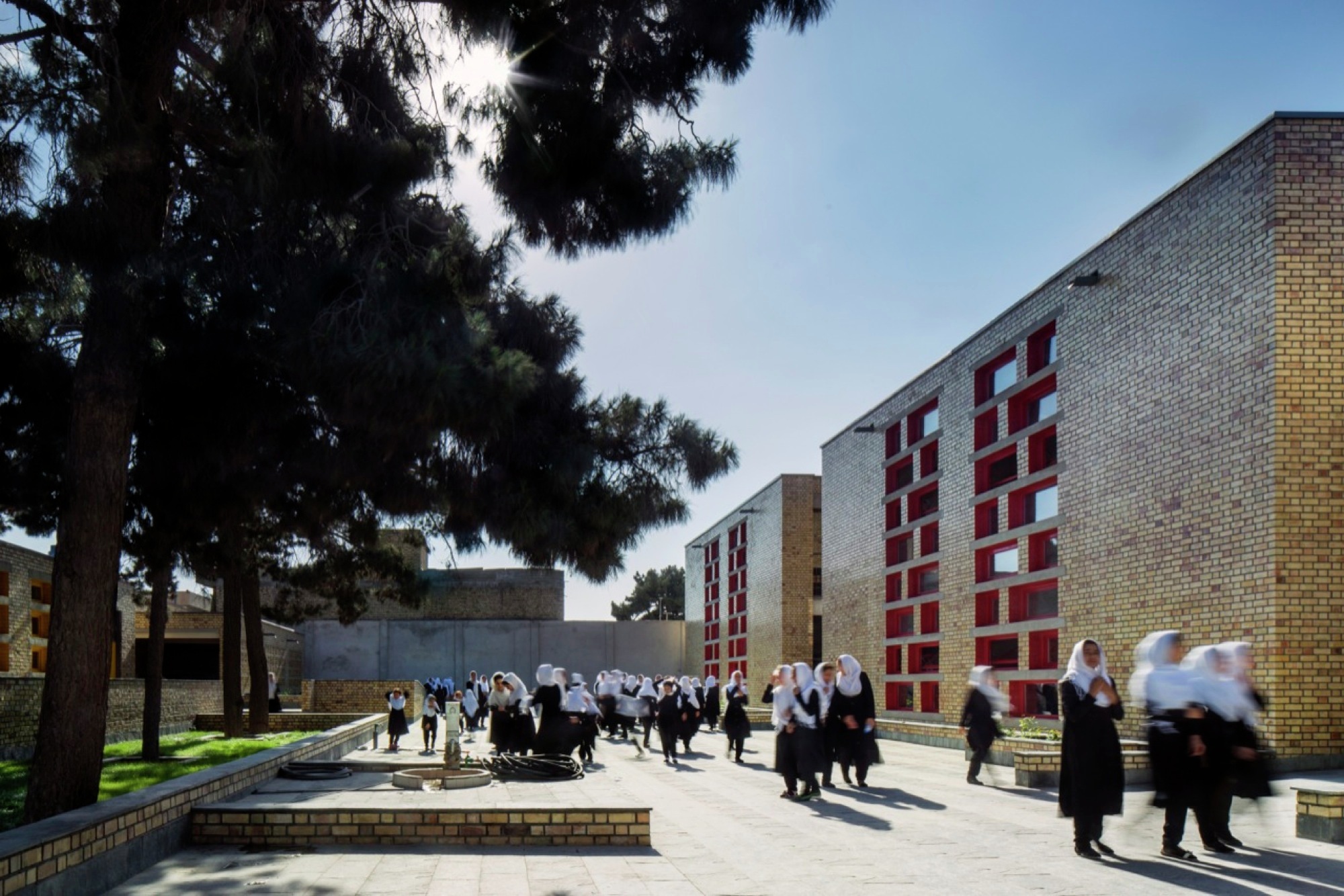 戈哈尔·卡顿女子学校丨阿富汗马扎里沙里夫-17