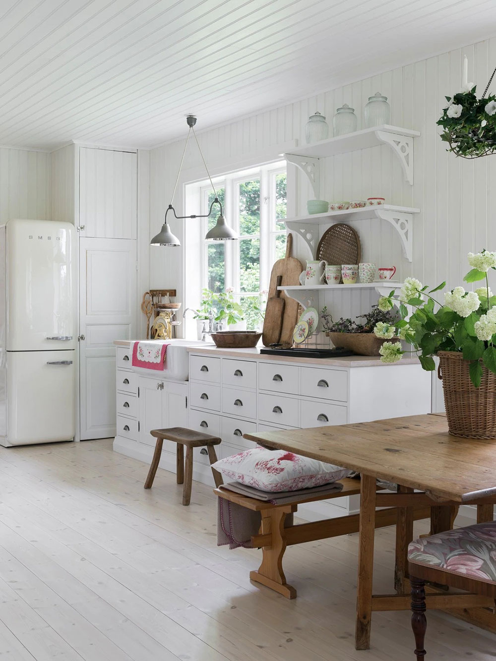 瑞典乡村的 1920 年代浪漫小屋-5