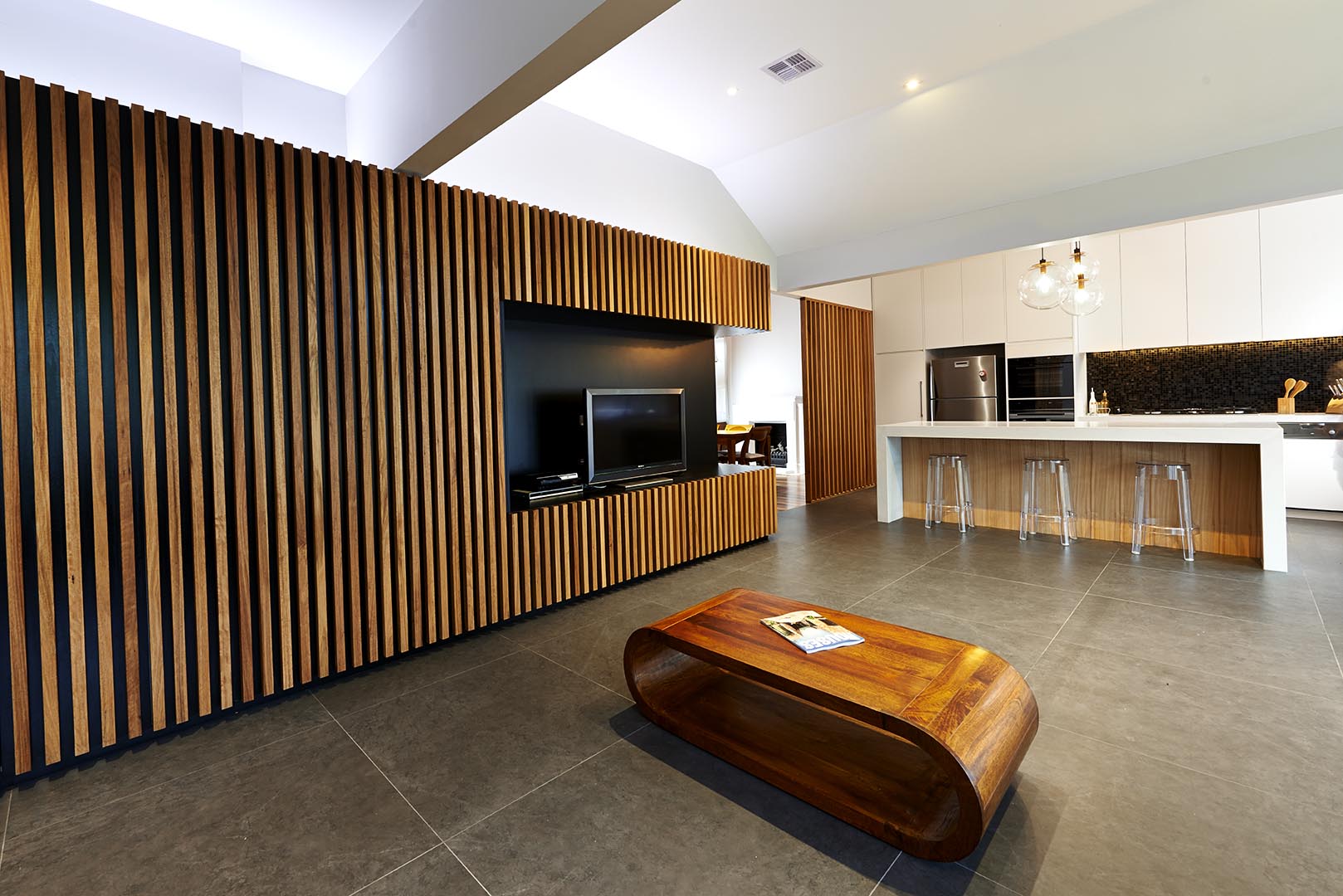 格伦艾里斯（Glen Iris）扩建与翻新工程

注：E·tension推测为Extension的拼写错误，在建筑领域Extension常指建筑的扩建部分，Renovation指翻新、整修Glen Iris一般是特定的地名，音译为格伦艾里斯 丨澳大利亚墨尔本丨JLTL Architects-15