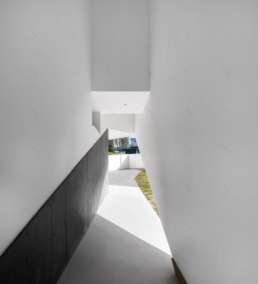 葡萄牙 Vidigal 住宅 | 几何线条与自然光线的完美融合-28