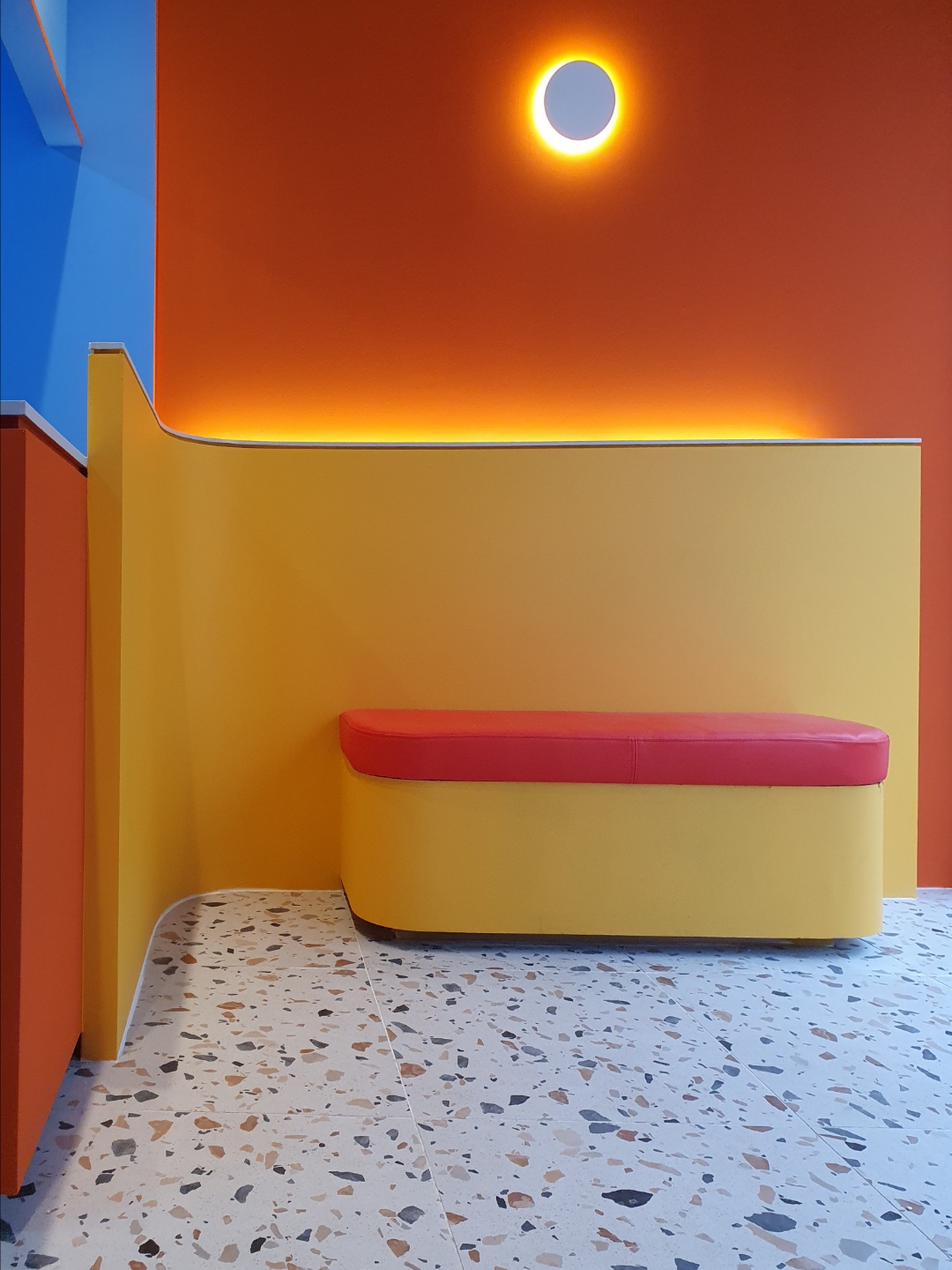 色彩斑斓的 PIZZA 餐厅 | 独特的室内设计-8