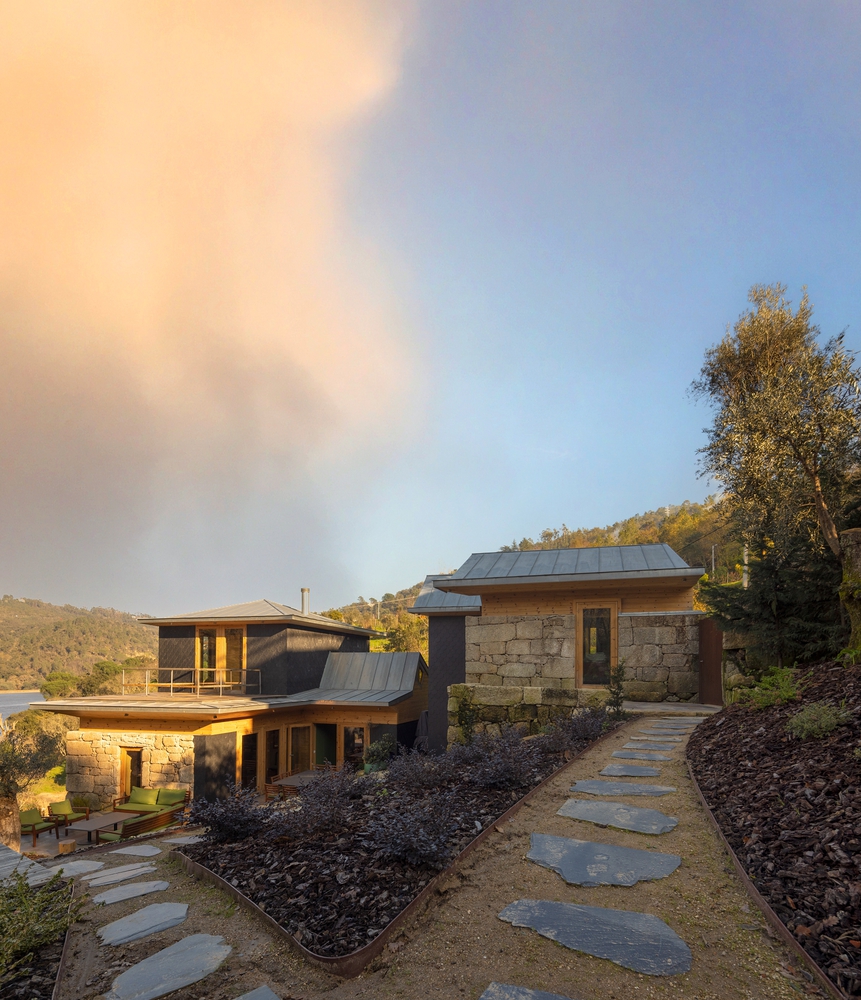 葡萄牙埃尔米达住宅创新改造丨Carlos Castanheira-40