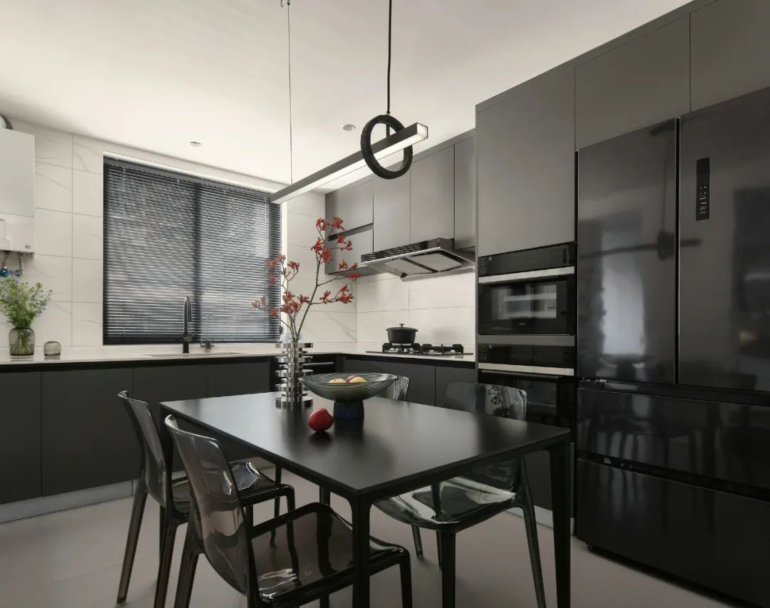 73㎡老房黑白灰简约改造丨壹石空间设计-37