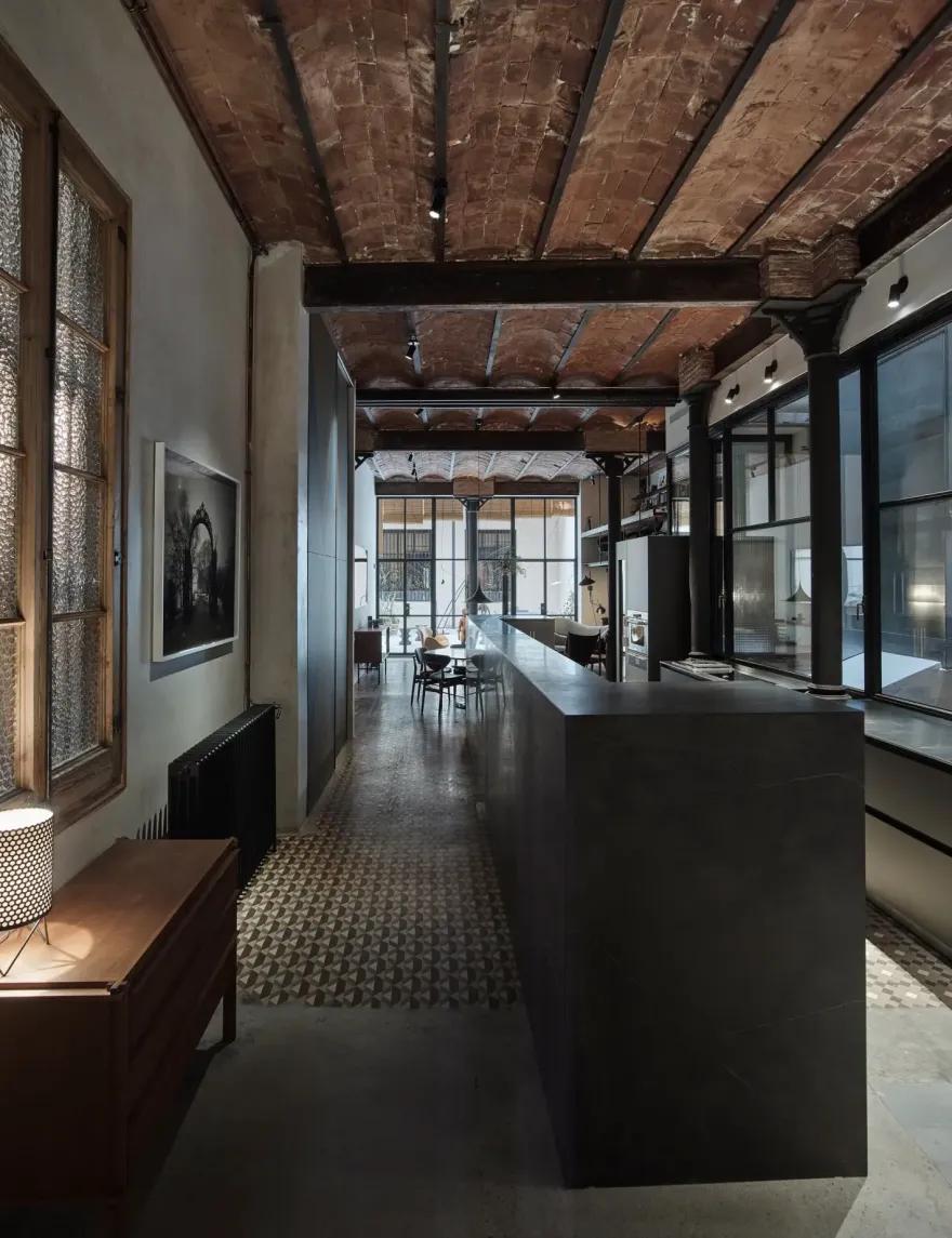 巴塞罗那旧仓库改造的工业风 Loft-2