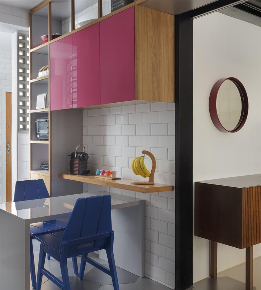 灰黑木质公寓 | 现代简约与自然光线的完美结合-7