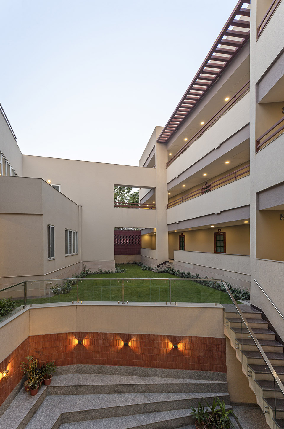 Mann 学校女生宿舍 | 绿色空间与现代设计完美融合-25