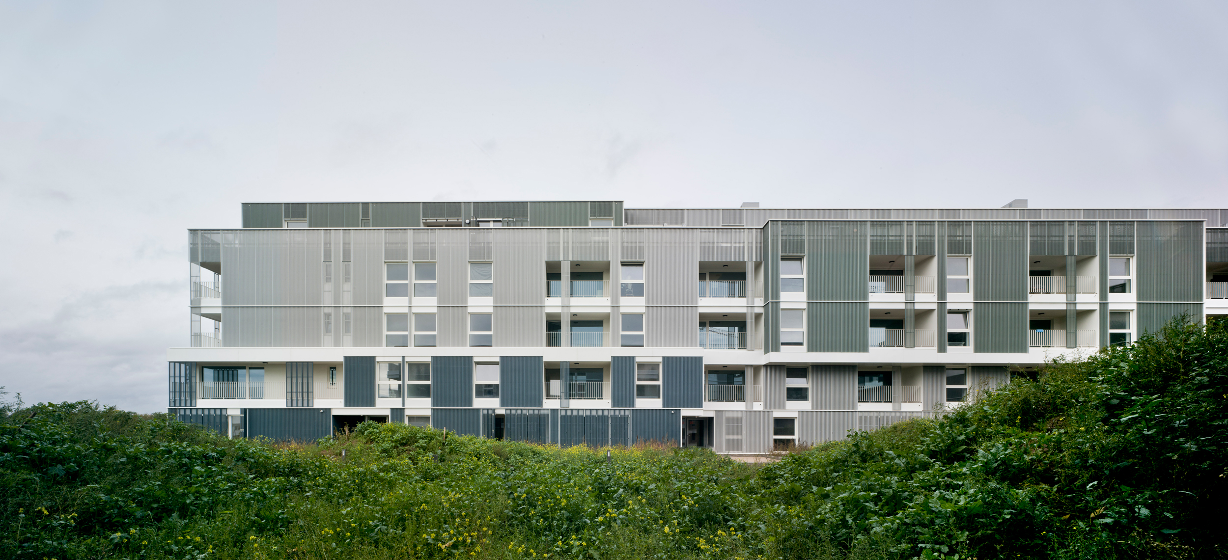 Luxembourg 住宅大楼，融入城市的多彩建筑-0