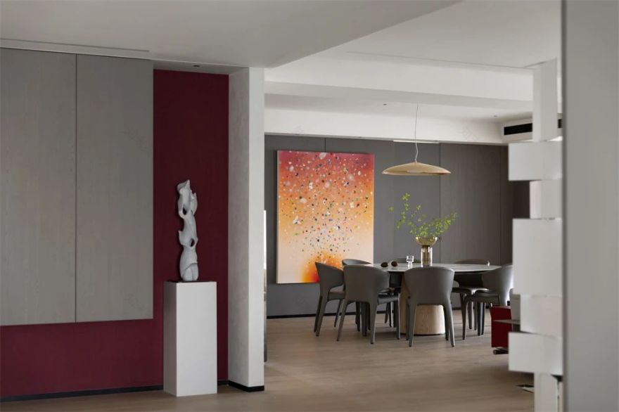 现代位于湖畔的大平层住宅丨中国-18