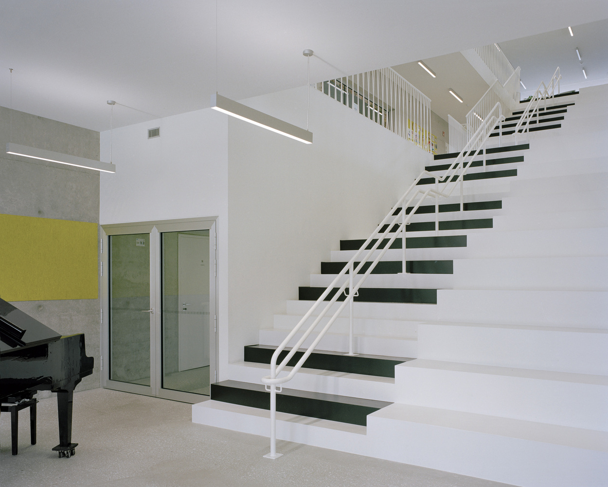 比利时港口边的“筷子”学校-37