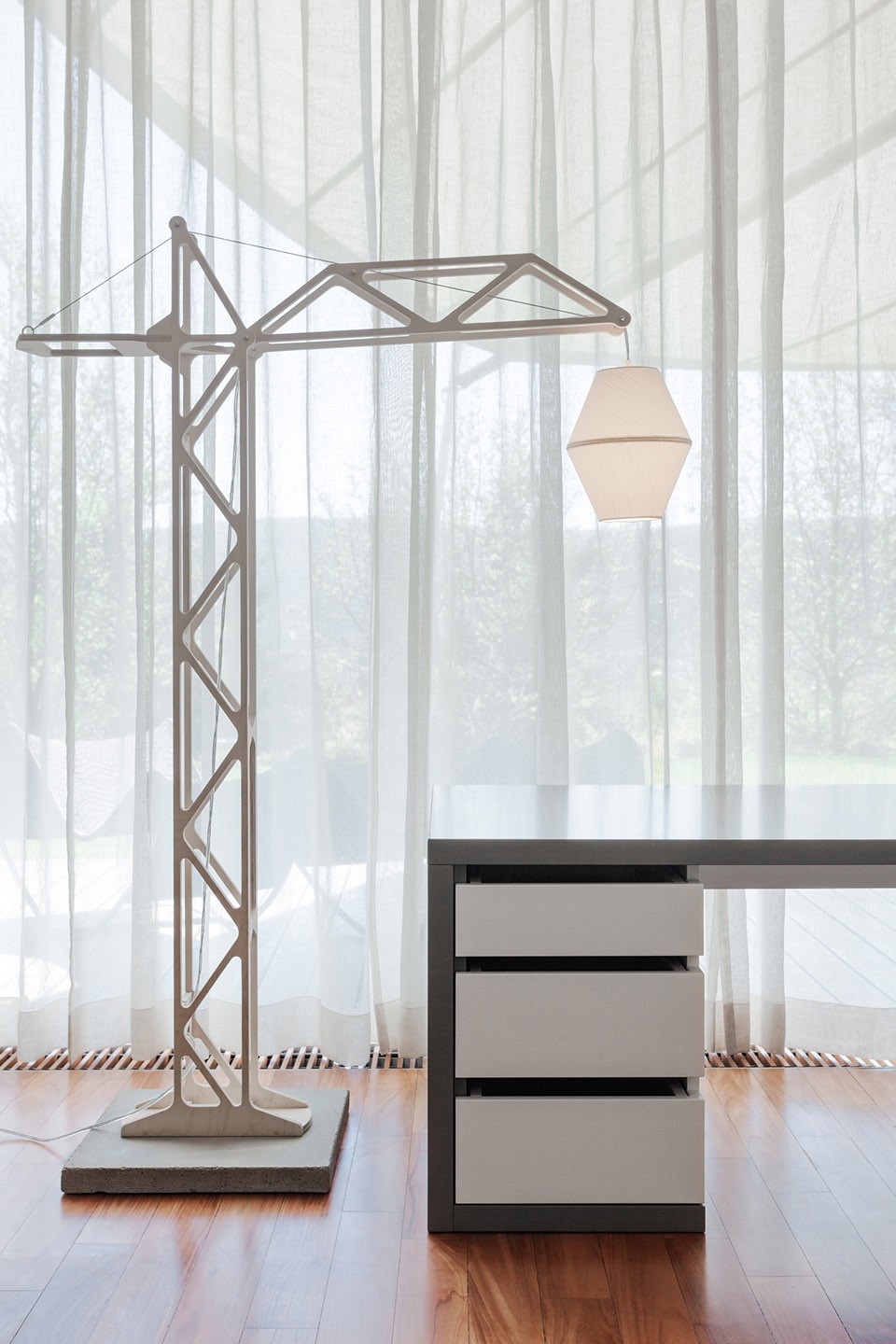 儿童房设计 | “升降屋”的收纳与艺术完美结合-8