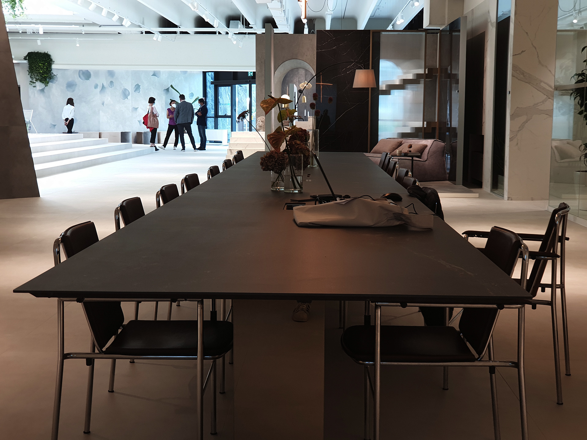 Porcelaingres 展厅设计丨意大利丨Massimo Falato 和 Porcelaingres-33