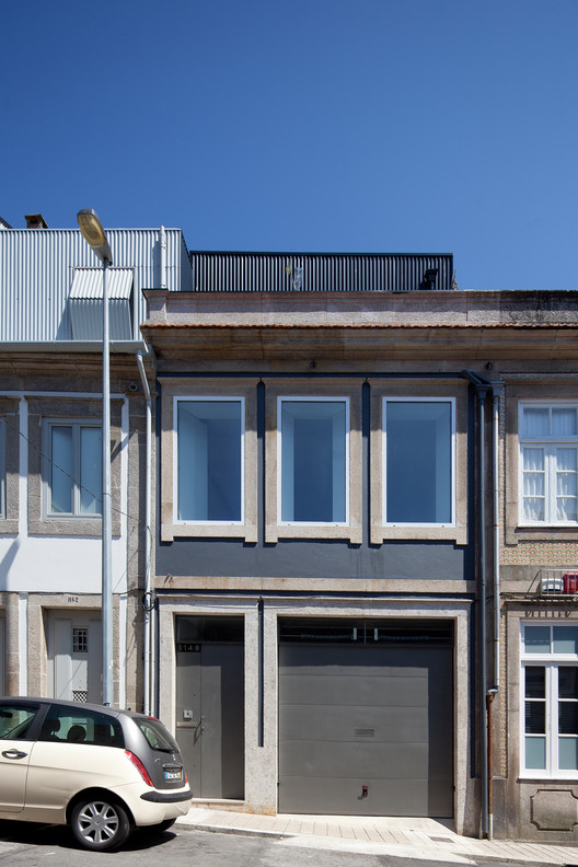 葡萄牙波尔图 19 世纪老宅的现代重生-2