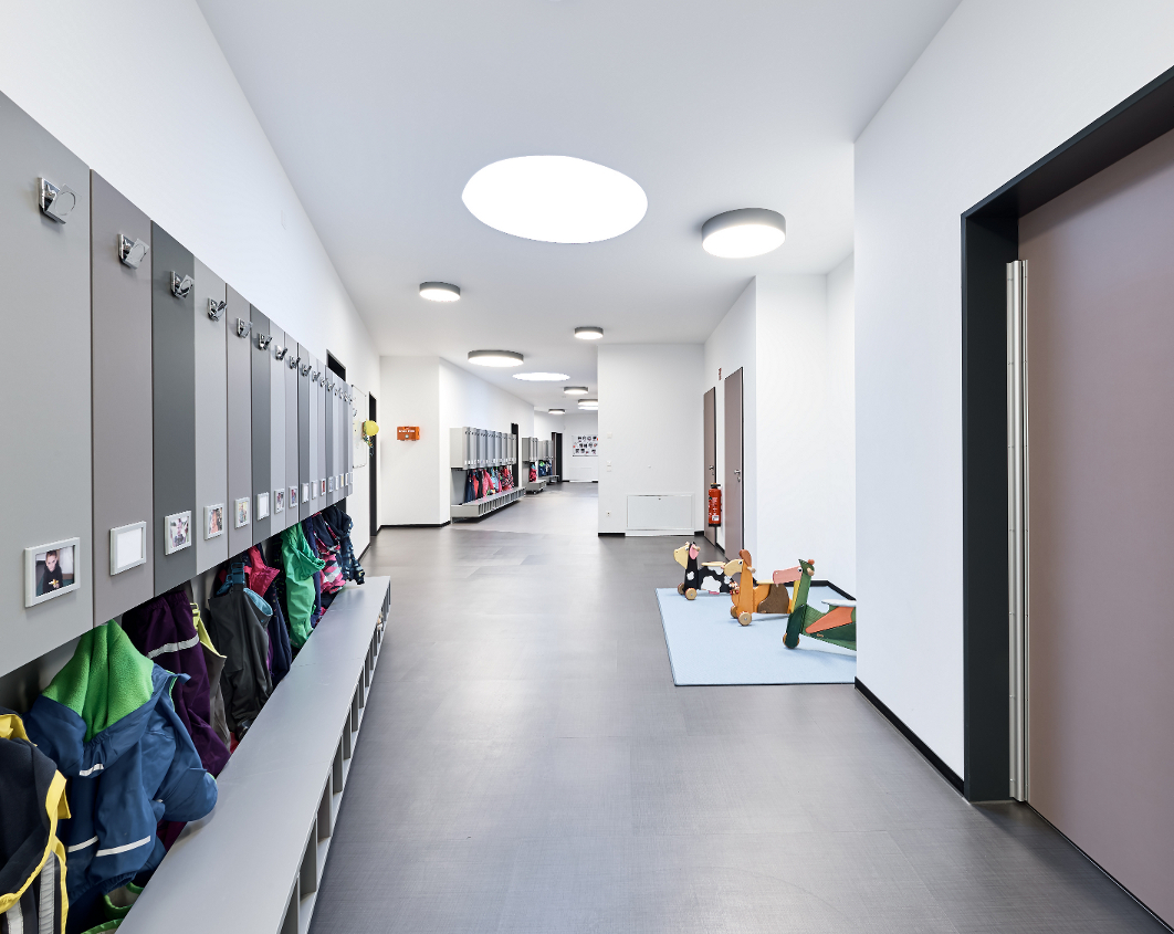 新苗圃为韦兹三组-5